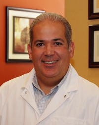 Daniel E Estrella DDS, Dentist